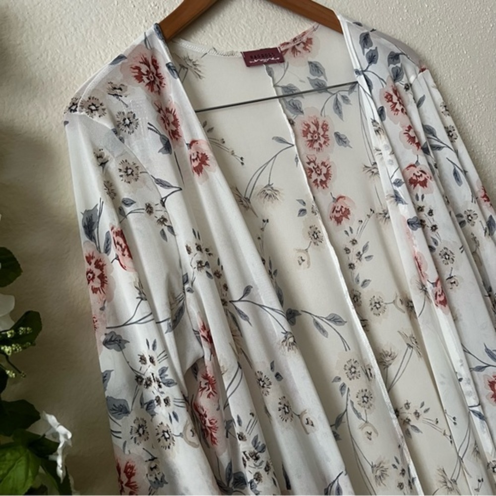 Plus Size Kimono Plus Size Kimono - Picture 4 of 8